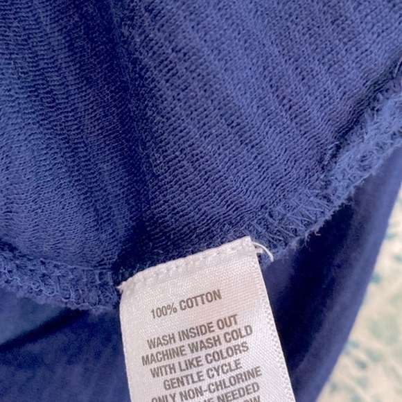 Crown & Ivy navy blue top size xsmall - Picture 5 of 5